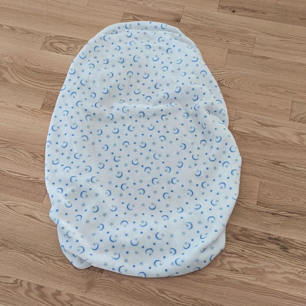 Soft fitted Blue and white crib sheet